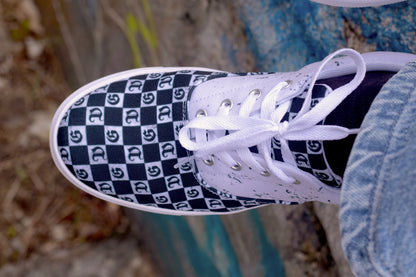 "Damnaged Checkers" Women’s canvas shoes