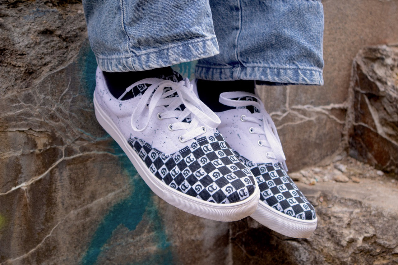 "Damnaged Checkers" Men's Canvas Shoes